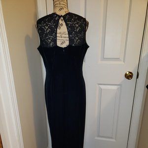 Robbie Bee Black Stretch Velvet Cocktail Gown Size N/A